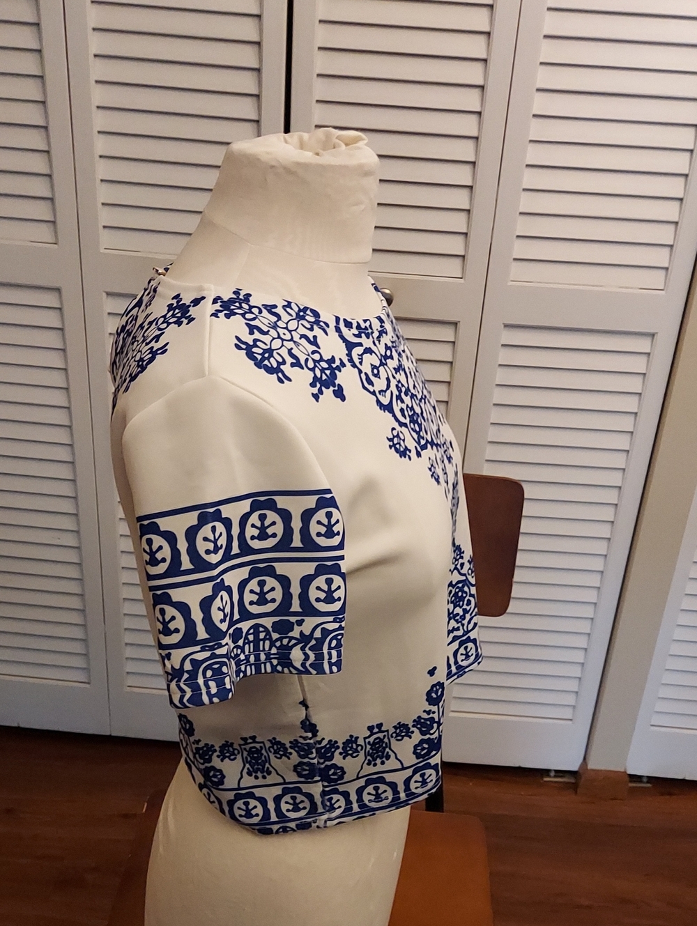 China Pattern Crop Top - Picture 3 of 5